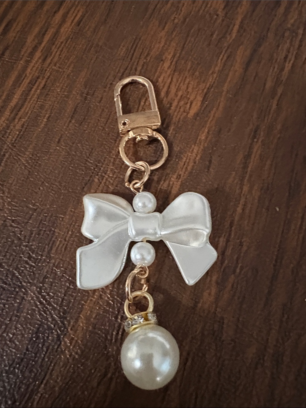 NWT - Elegant White Bow Pearl Keychain Charm - Set of 10